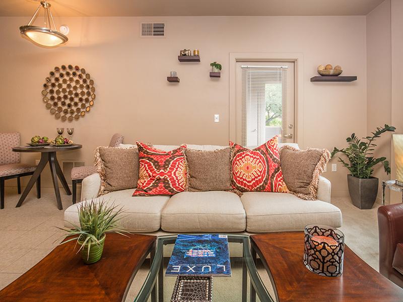 Front Room | Legacy at Dove Mountain
