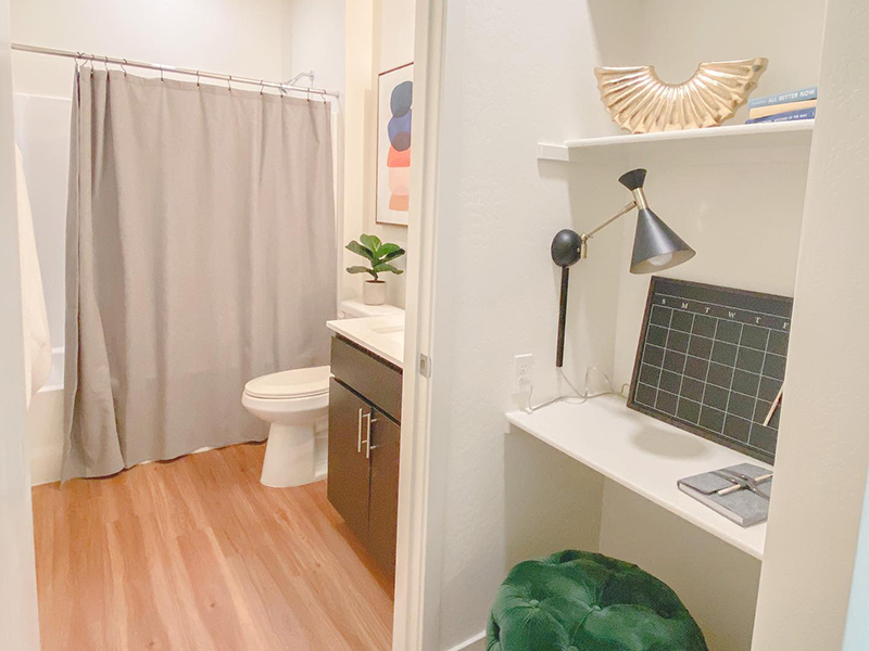 Bathroom | The Grayson on the Rail