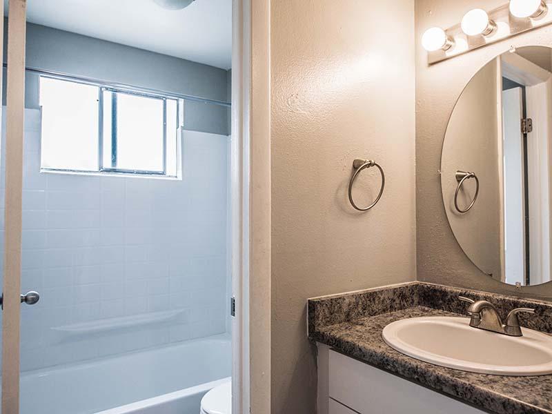 Bathroom | Parkwood Plaza