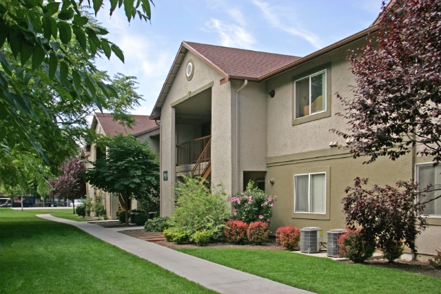 Exterior | Mountain Shadows Apartments in Salt Lake City, UT