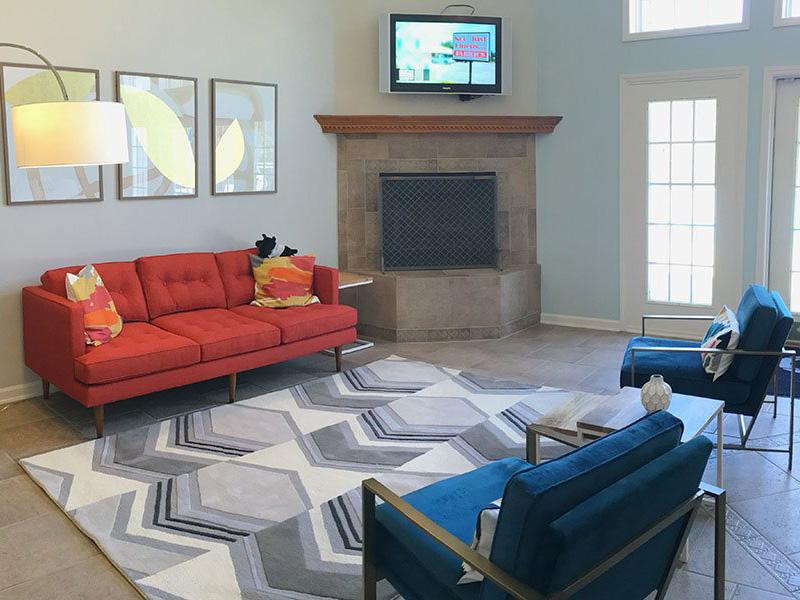 Lounge | Hidden Lake
