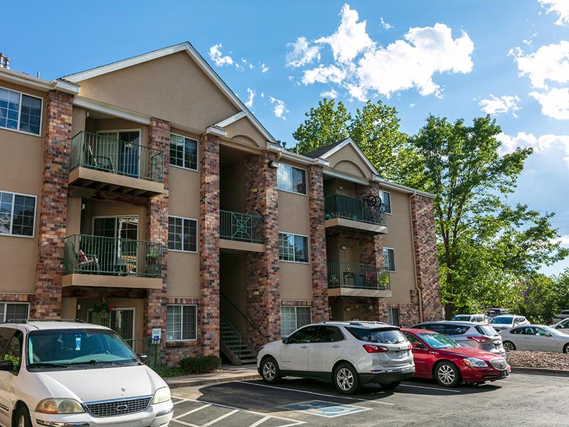 Exterior | Ketring Park Apartments in Littleton, CO