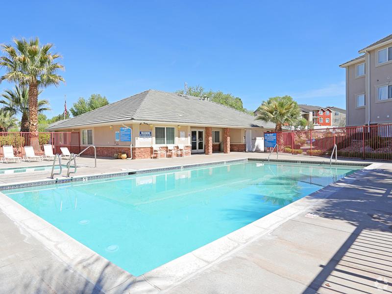 Swimming Pool | Oasis Palms Apartments