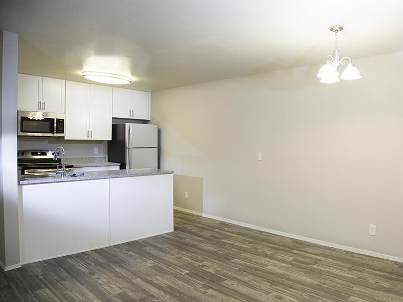 Kitchen | Hunters Woods Apartments