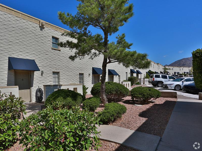 Exterior | Kings Hill Apartments in El Paso
