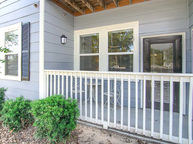 Patio | Woodside Apartments in Mobile, AL