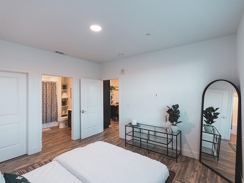 Room | Vela Santee