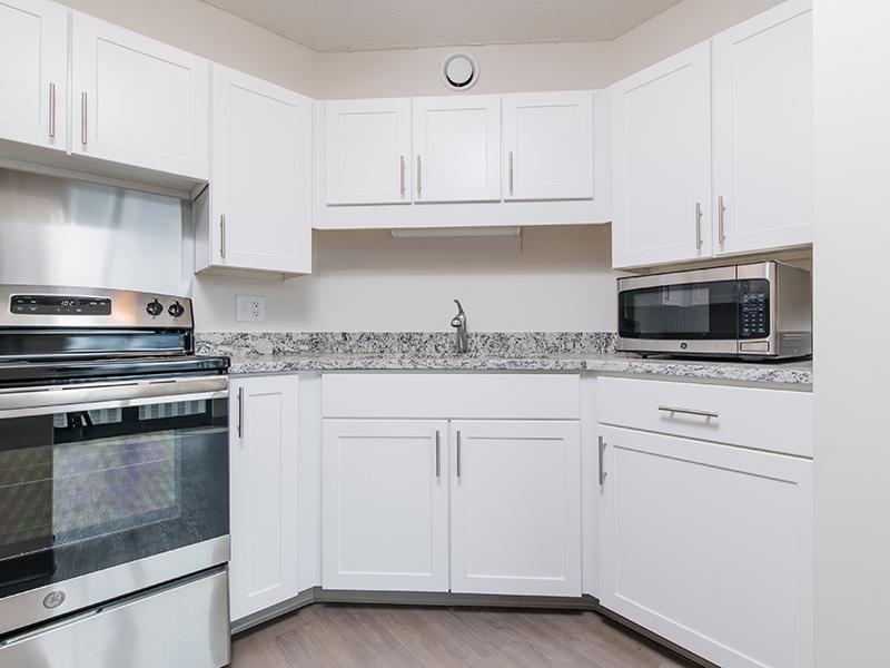 Kitchen | Maple Pointe