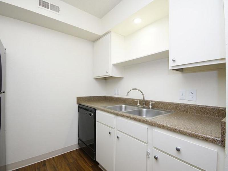 Kitchen | The Village at Raintree
