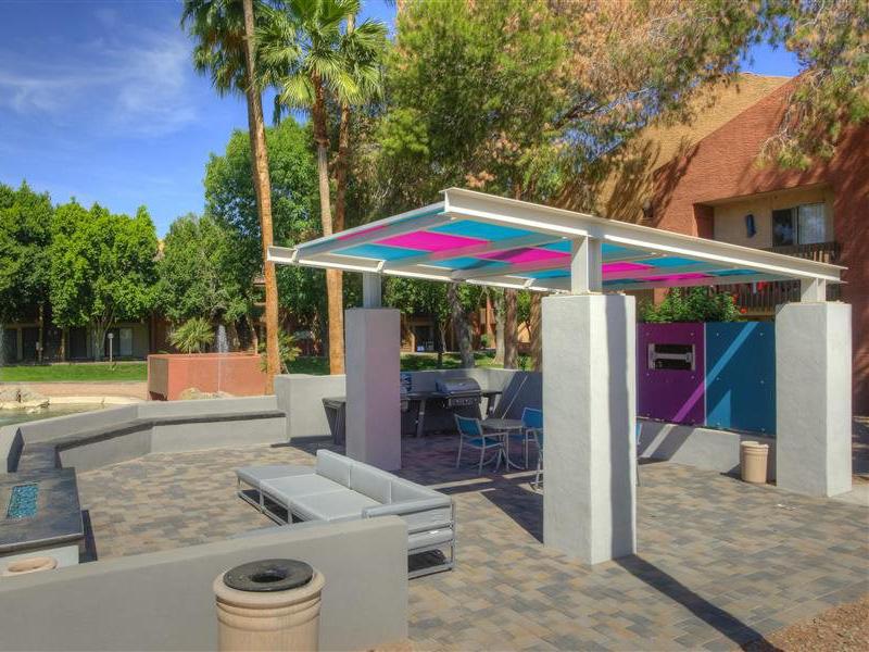 BBQ Lounge | The Maddox Apartments