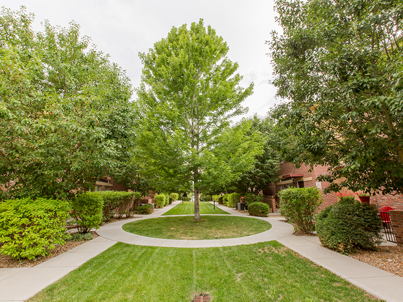 Courtyard | Enclave Rigden Farm Townhomes