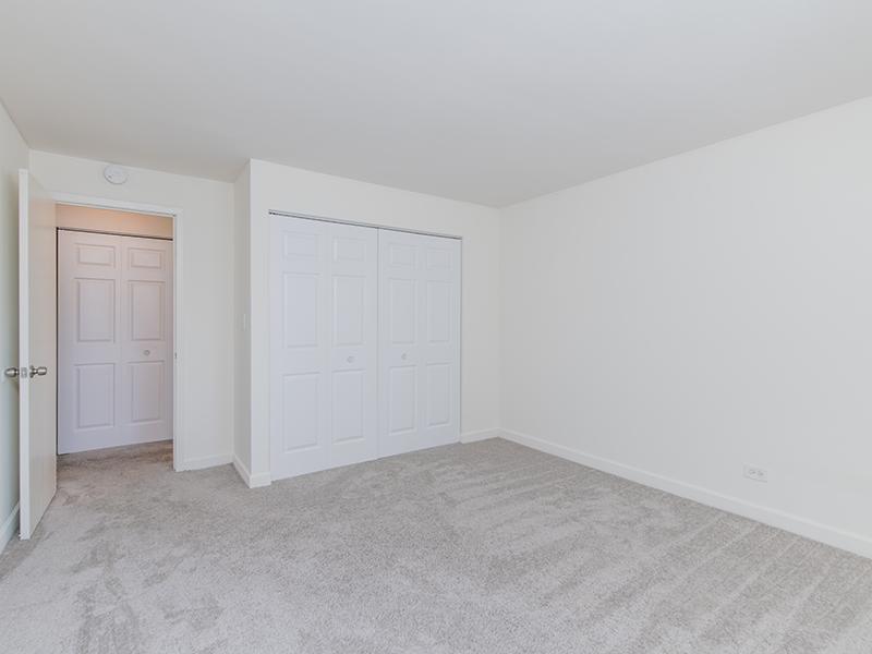 Room | Wellington Creek Apartment's in Lisle, IL