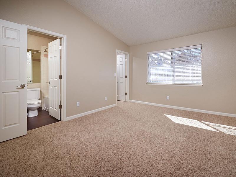 Arapahoe Club Apartments in Denver, CO 80231 Market