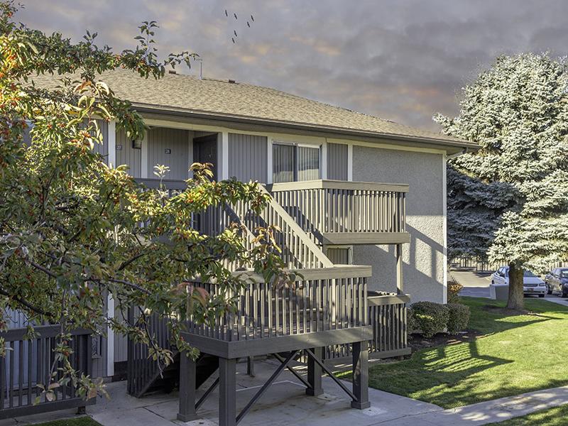 Building Exterior | Apartments at Decker Lake