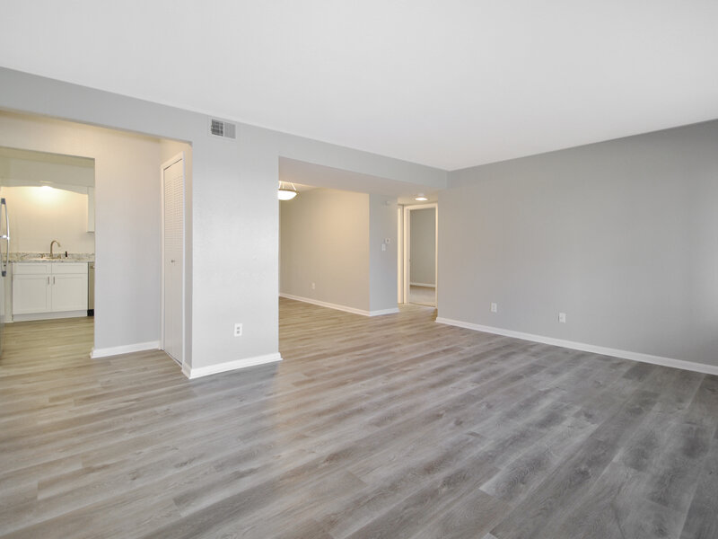 Living Room | 2 Bedroom | Township Square Apartments in Saginaw, MI