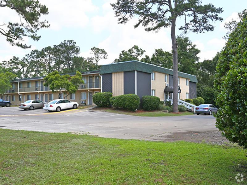 Exterior | Lodge2765 Apartments