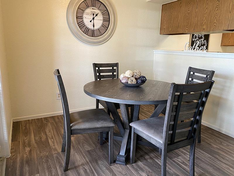 Falcon Glen Apartments In Mesa Az 85205 Market Apartments