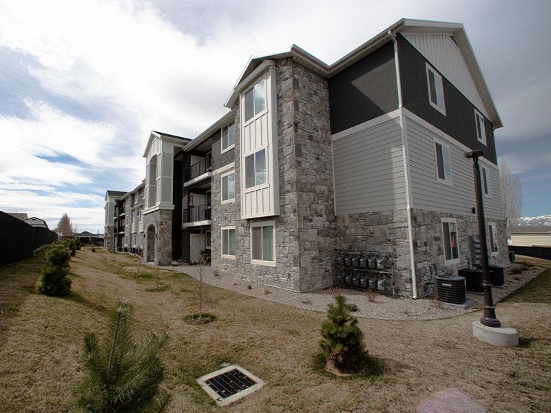 Building | Mountain Valley Meadows