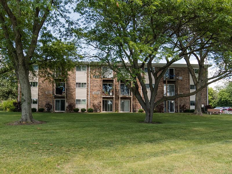 Exterior | Wellington Creek Apartments