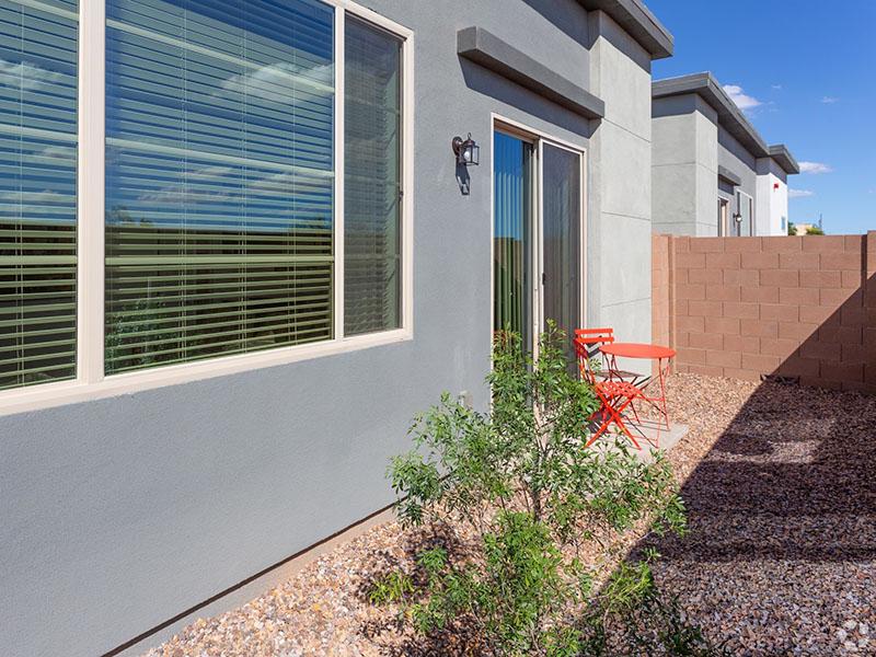 Building Exterior | Hampton East