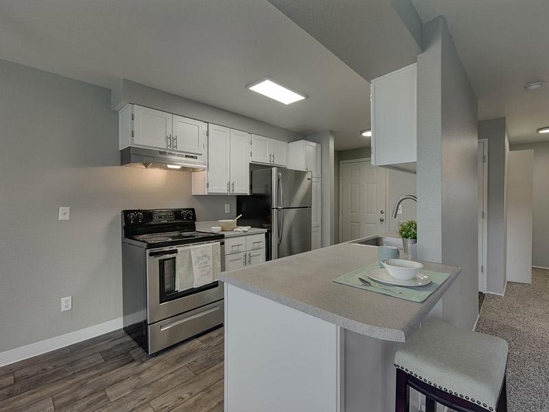 Apartments With a Breakfast Bar | Powell Valley Farms Apartments in Gresham OR