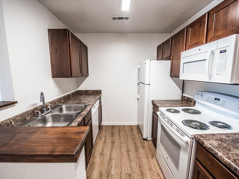 Kitchen | Canyon Pointe Apartments