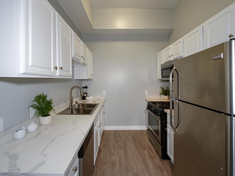 Kitchen | Hollywood View Towers