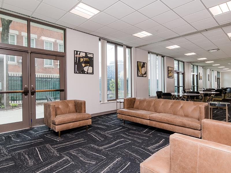 Resident Lounge | Maple Pointe