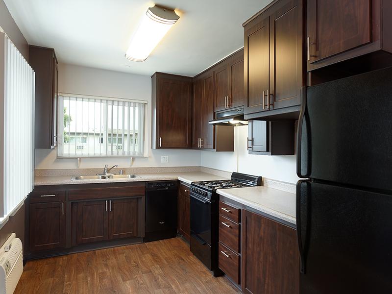 Kitchen | Luxe at Burbank