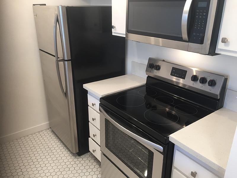 Stainless Steel Appliances | Los Feliz