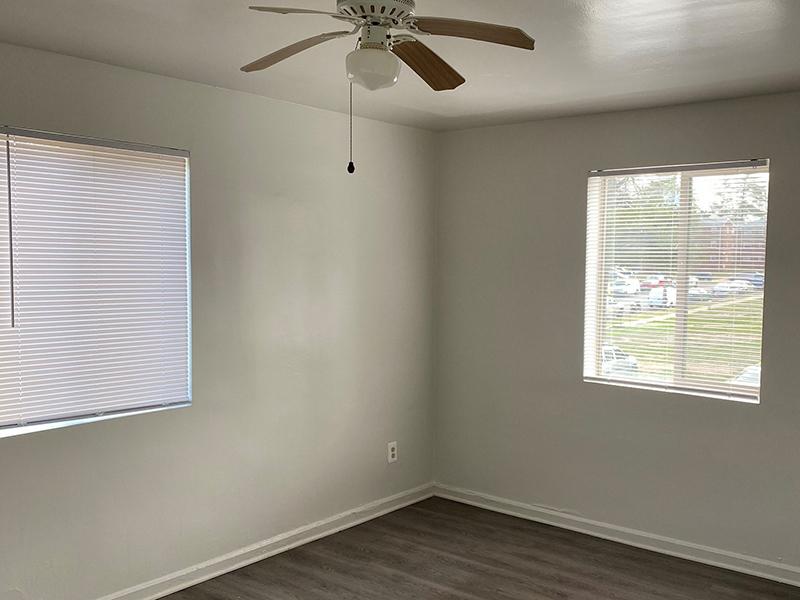 Bedroom | Parkwood Apartments in Falls Church, VA