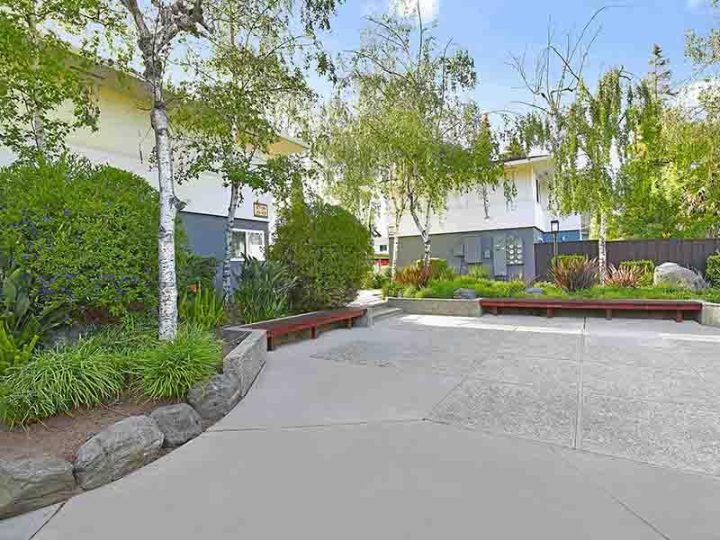 Courtyard | Camden Village Apartments