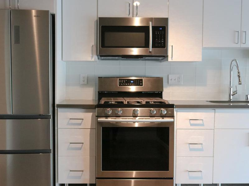 Stainless Steel Appliances | Glasdore Lofts
