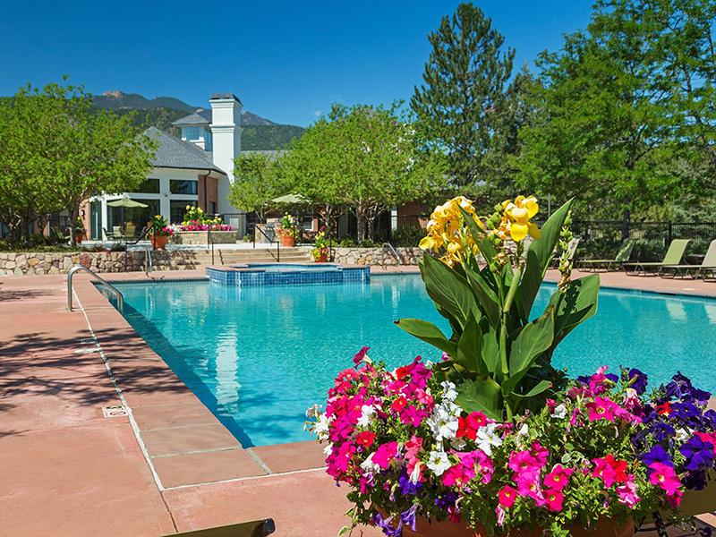 Pool | The Retreat at Cheyenne Mountain | Apartments in Colorado Springs CO