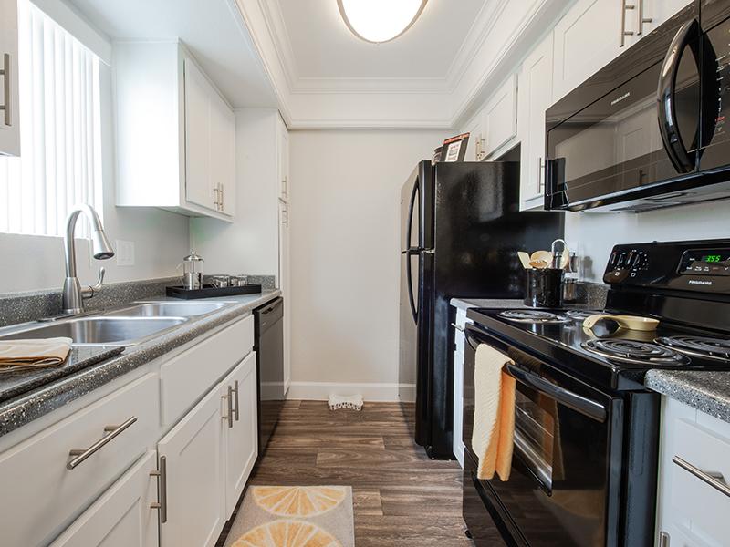 Kitchen | Waterstone Mesa Apartments