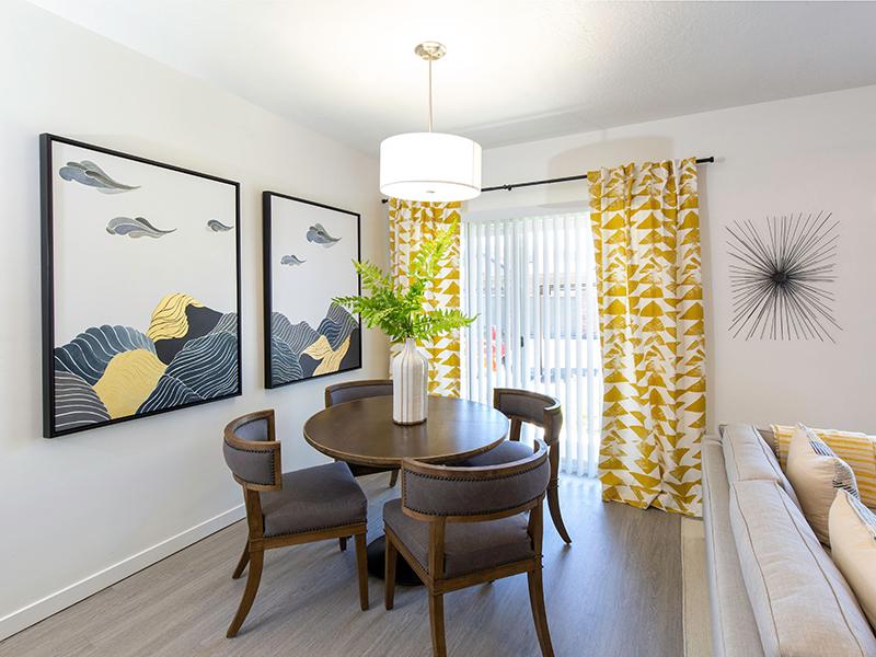 Renovated dining room furnished | Wilshire Place