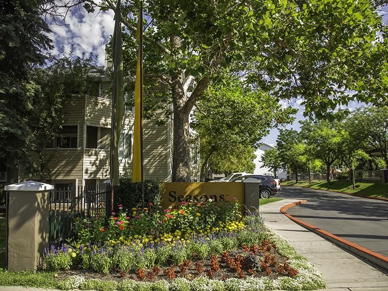 Property Entrance | Seasons at Pebble Creek