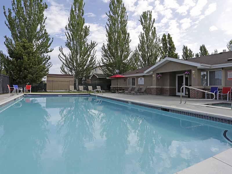 Pool | Bridger Pointe Apartments