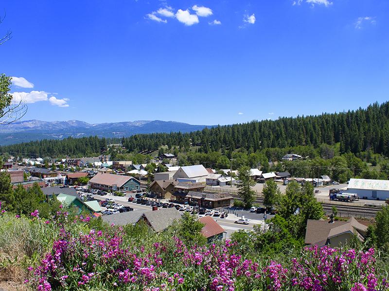 Overlook Of Coburn Crossing Truckee Neighborhood