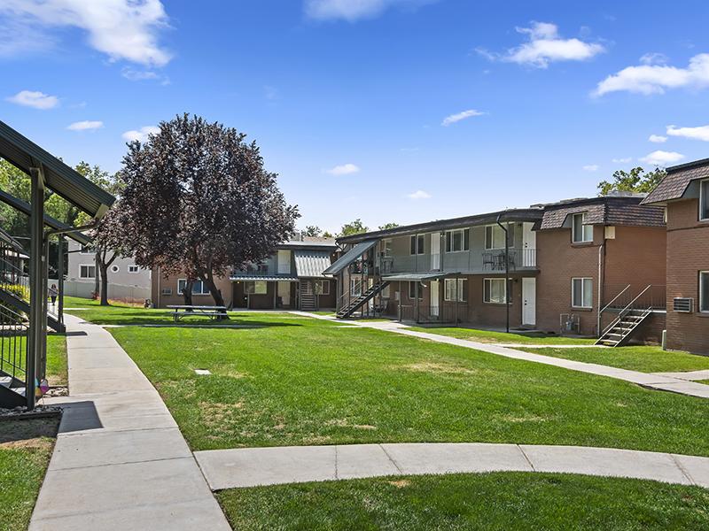 Exterior | Woodside at Holladay Apartments in Salt Lake City, UT