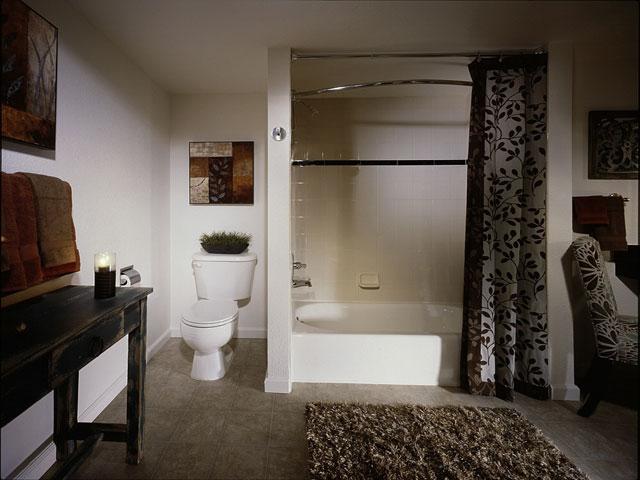 Bathroom | The Villa at San Mateo