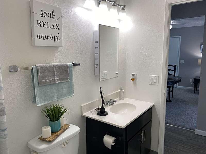 Bathroom | Reno Vista Apartments