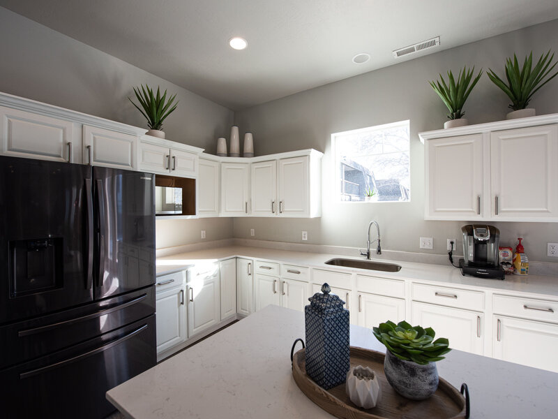 Beautiful Clubhouse Kitchen | The Park Apartments in Bountiful, UT