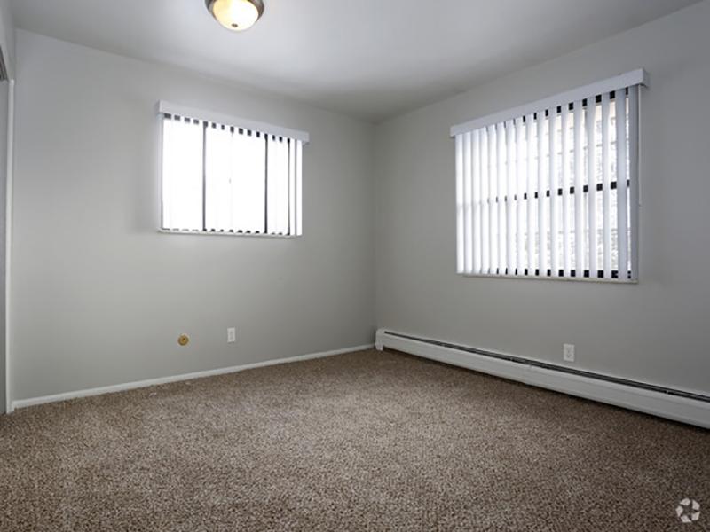 Carpeted Bedroom | Franklin Flats