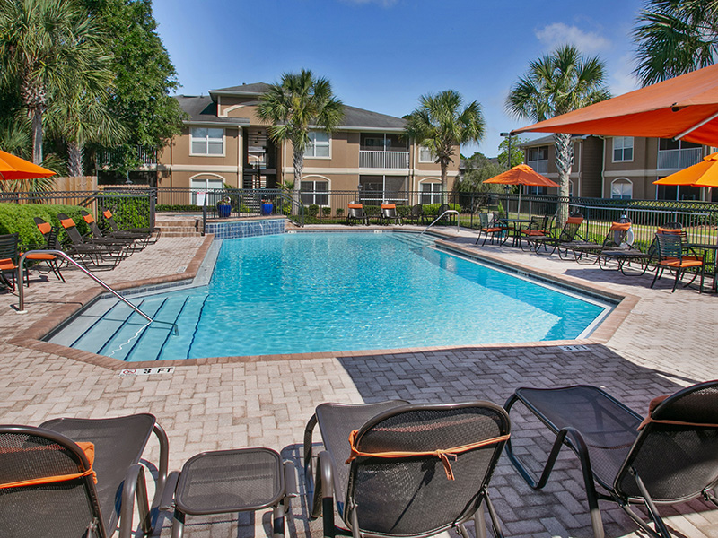 Pool | Crestview at Oakleigh Apartments in Pensacola, FL