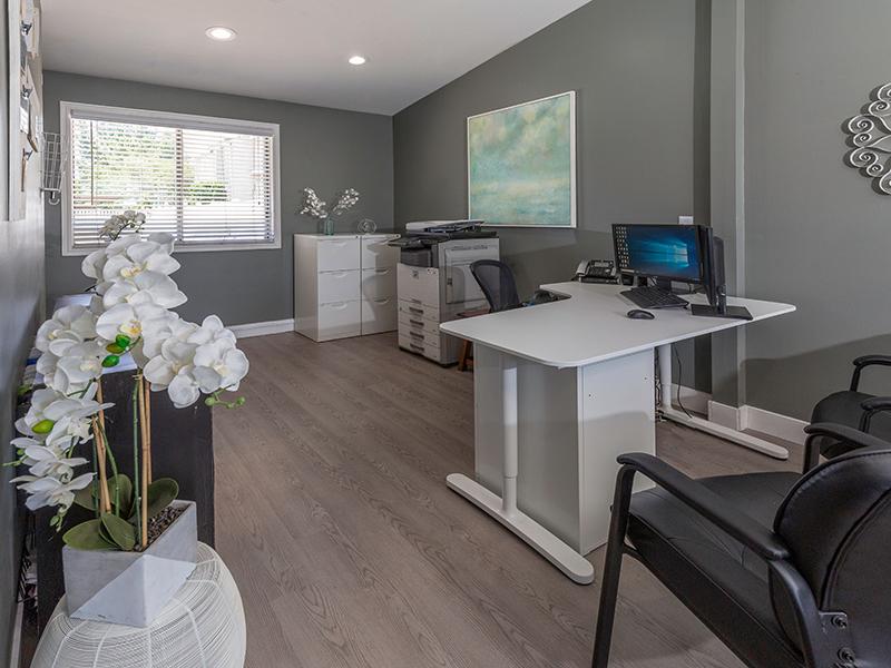 Murray Apts | Driftwood Park | UT | Leasing Office