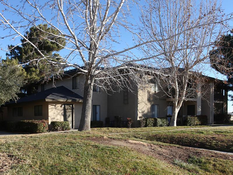 Cedar Ridge Apartments in Lancaster, CA 93535 | Market Apartments