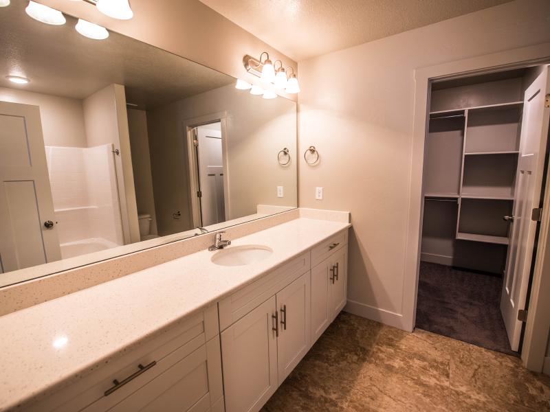 Bathroom | Greyhawk Townhomes