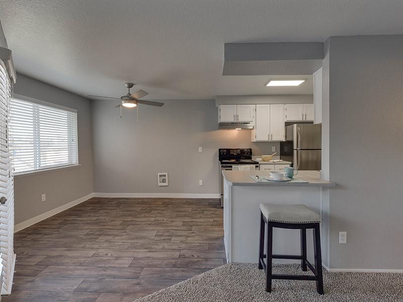 Apartment Dining Room With Kitchen | Powell Valley Farms Apartments