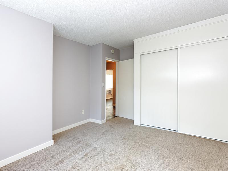 Bedroom | Burbank Apartments
